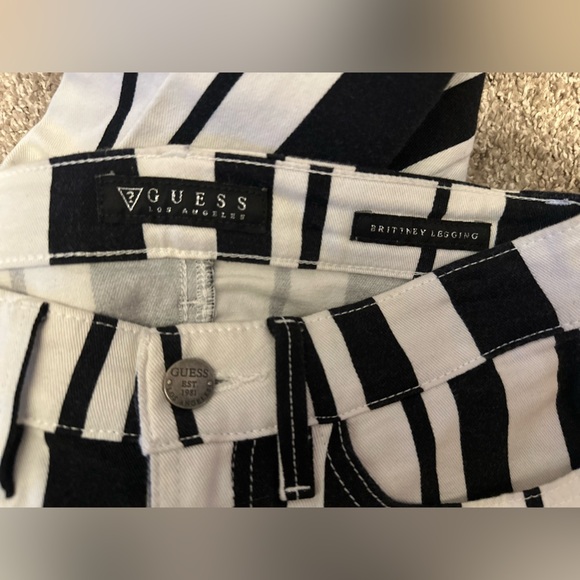 GUESS - Black & White Stripe Brittany Jegging (Size 24) - Picture 6 of 11